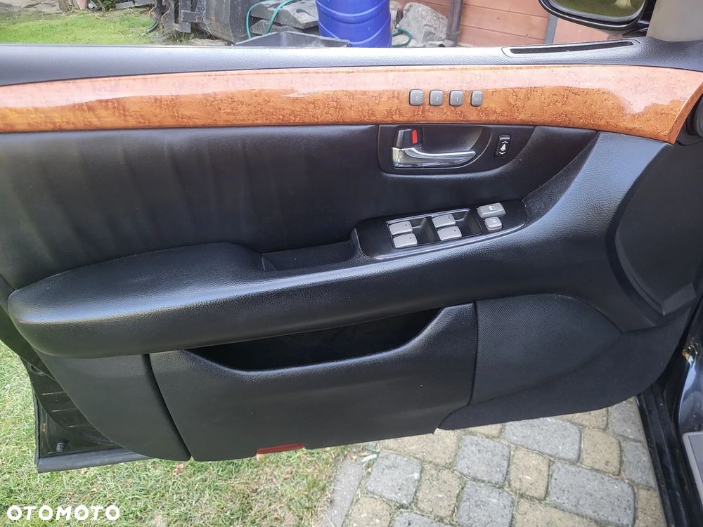 Lexus LS Prezydent - 18