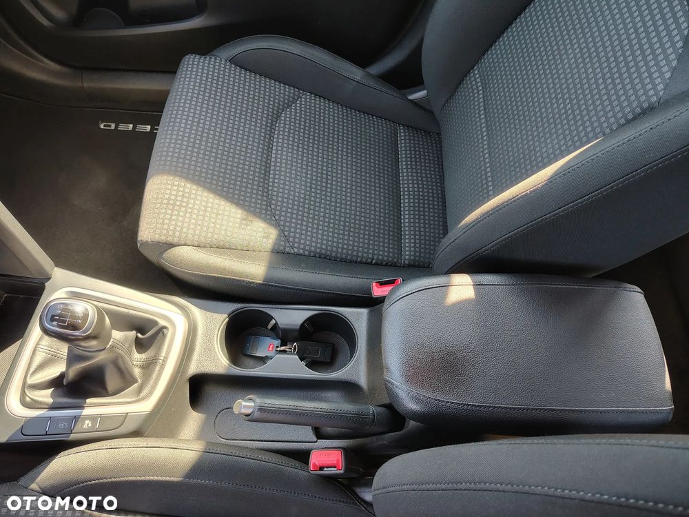 Kia Ceed 1.0 T-GDI ISG GT Line - 26