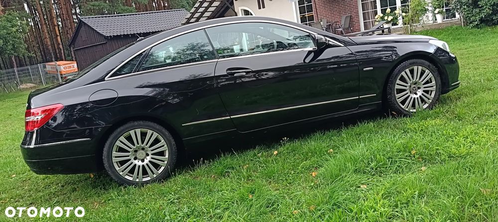 Mercedes-Benz Klasa E 250 CGI BlueEFFICIENCY Automatik Elegance - 11