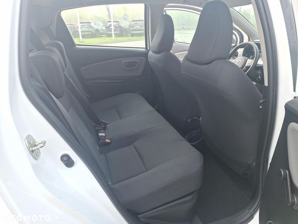 Toyota Yaris - 10