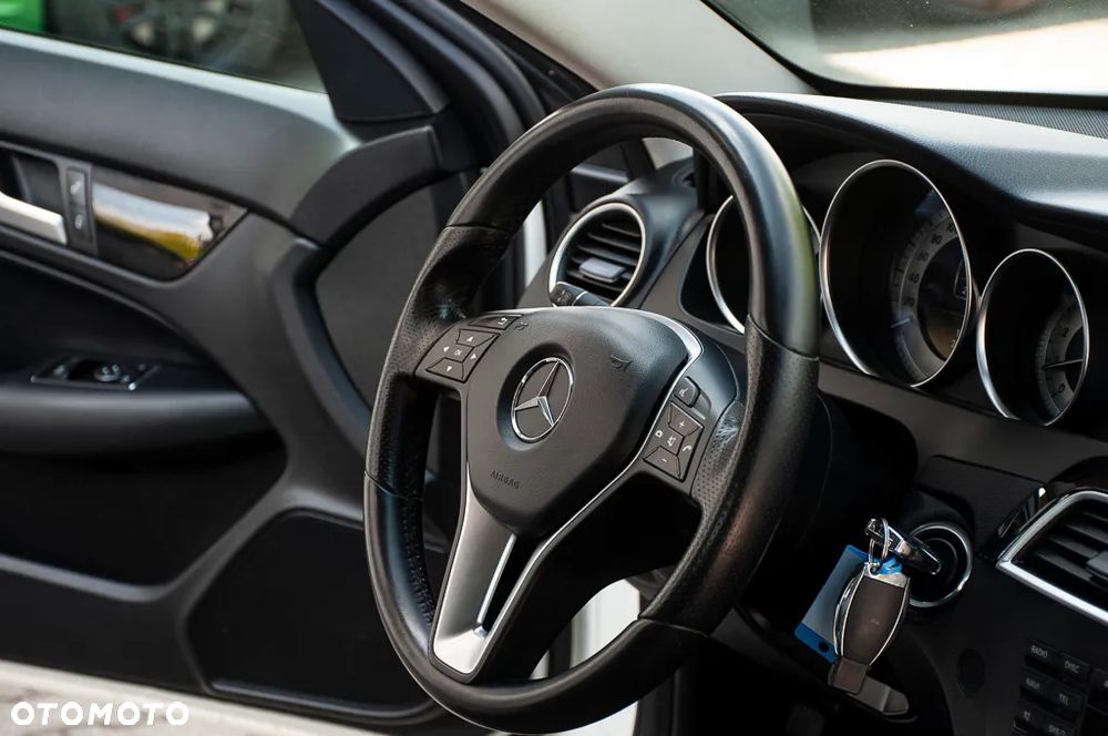 Mercedes-Benz Klasa C 180 BlueEFFICIENCY - 30