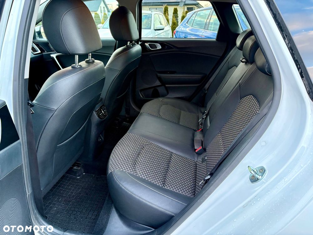 Kia Ceed 1.5 T-GDI L Business Line DCT - 18