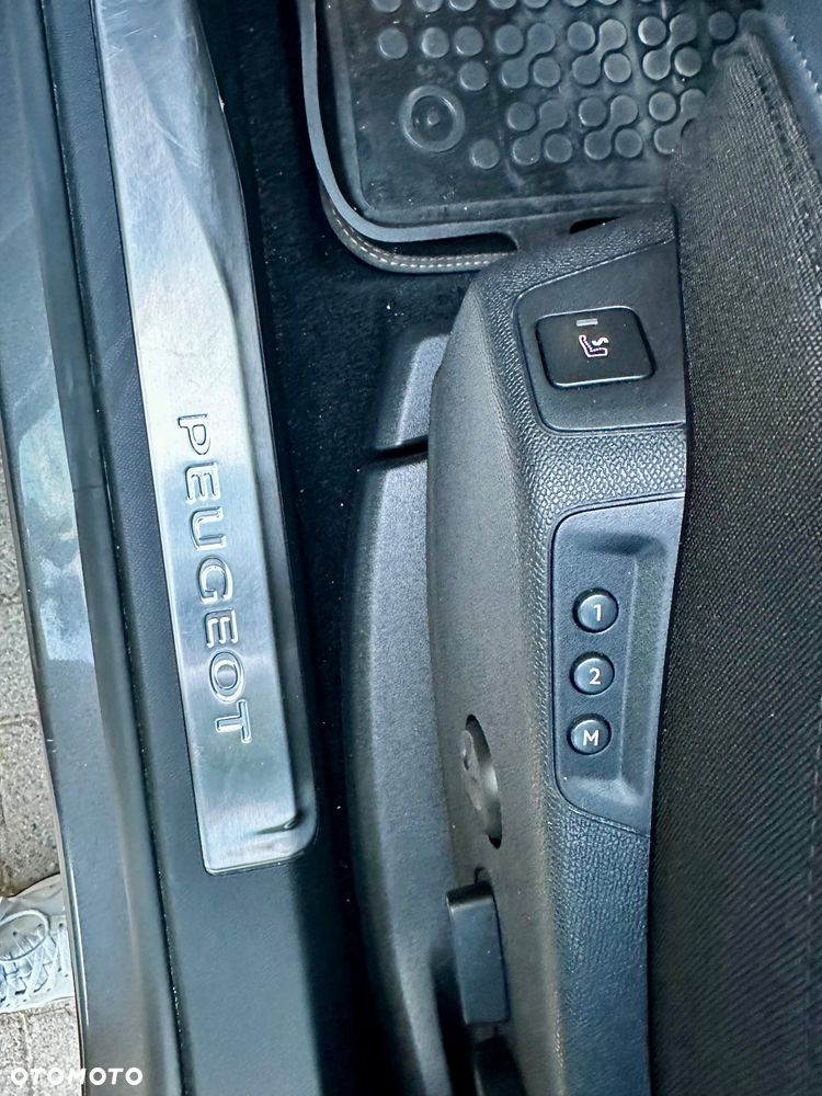 Peugeot 3008 PureTech 180 Stop & Start GPF EAT8 GT - 27