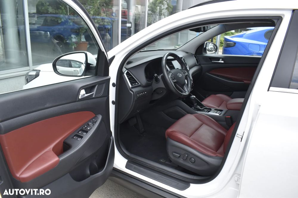 Hyundai Tucson 2.0 CRDI 4WD 6AT Luxury Pack+ - 28