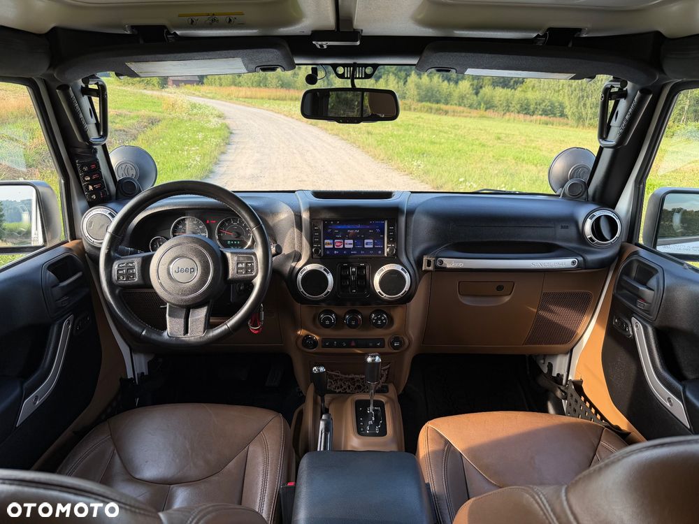 Jeep Wrangler 3.6 Unlim Sahara - 22