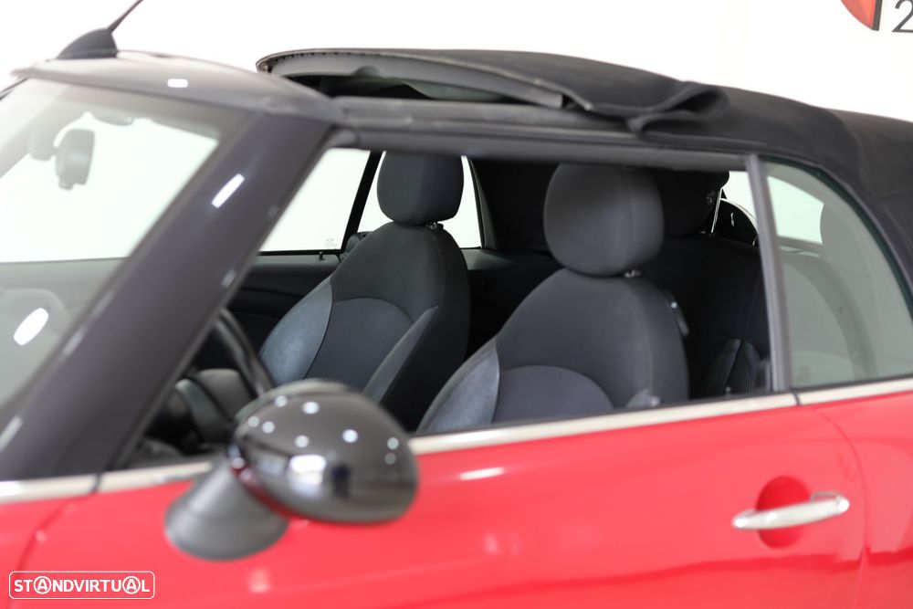 MINI Cabrio Cooper D - 23