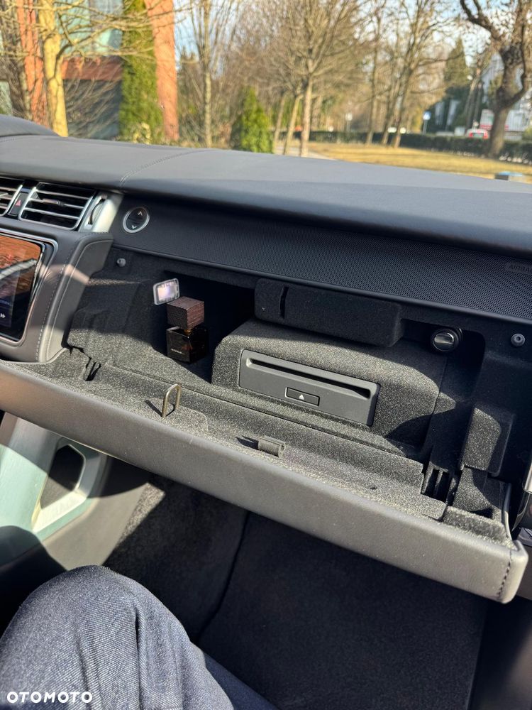 Land Rover Range Rover D300 Autobiography - 18
