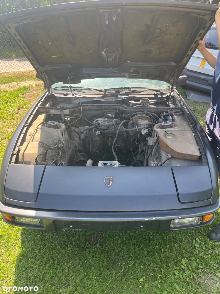 Porsche 924 S - 7