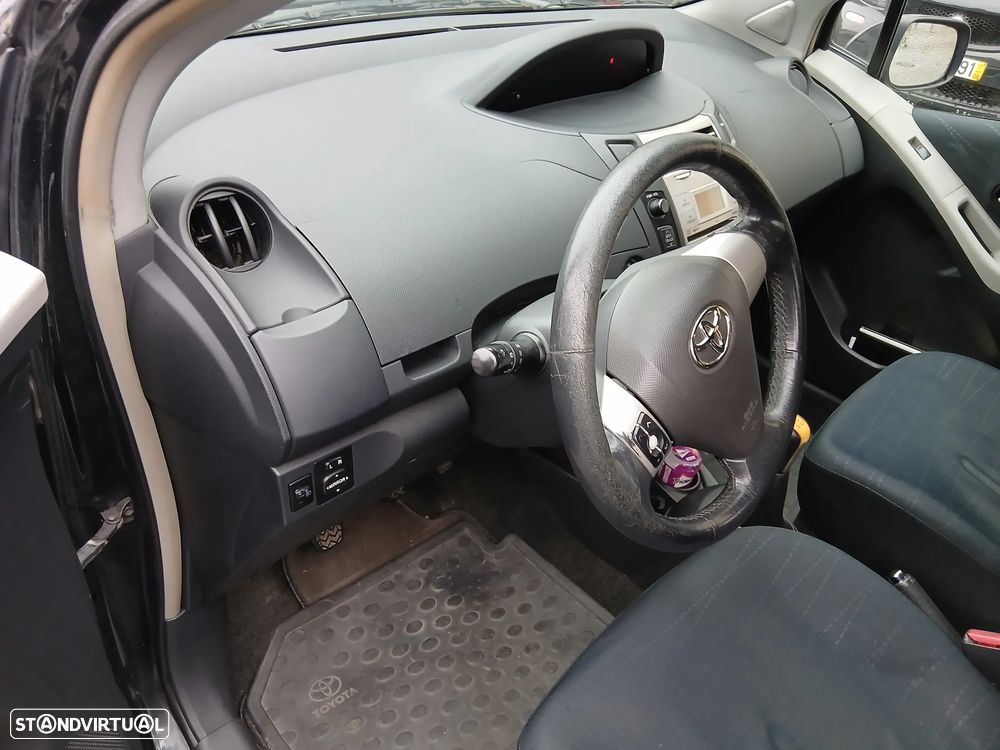 Toyota Yaris 1.0 VVT-i Sol High Pack - 8