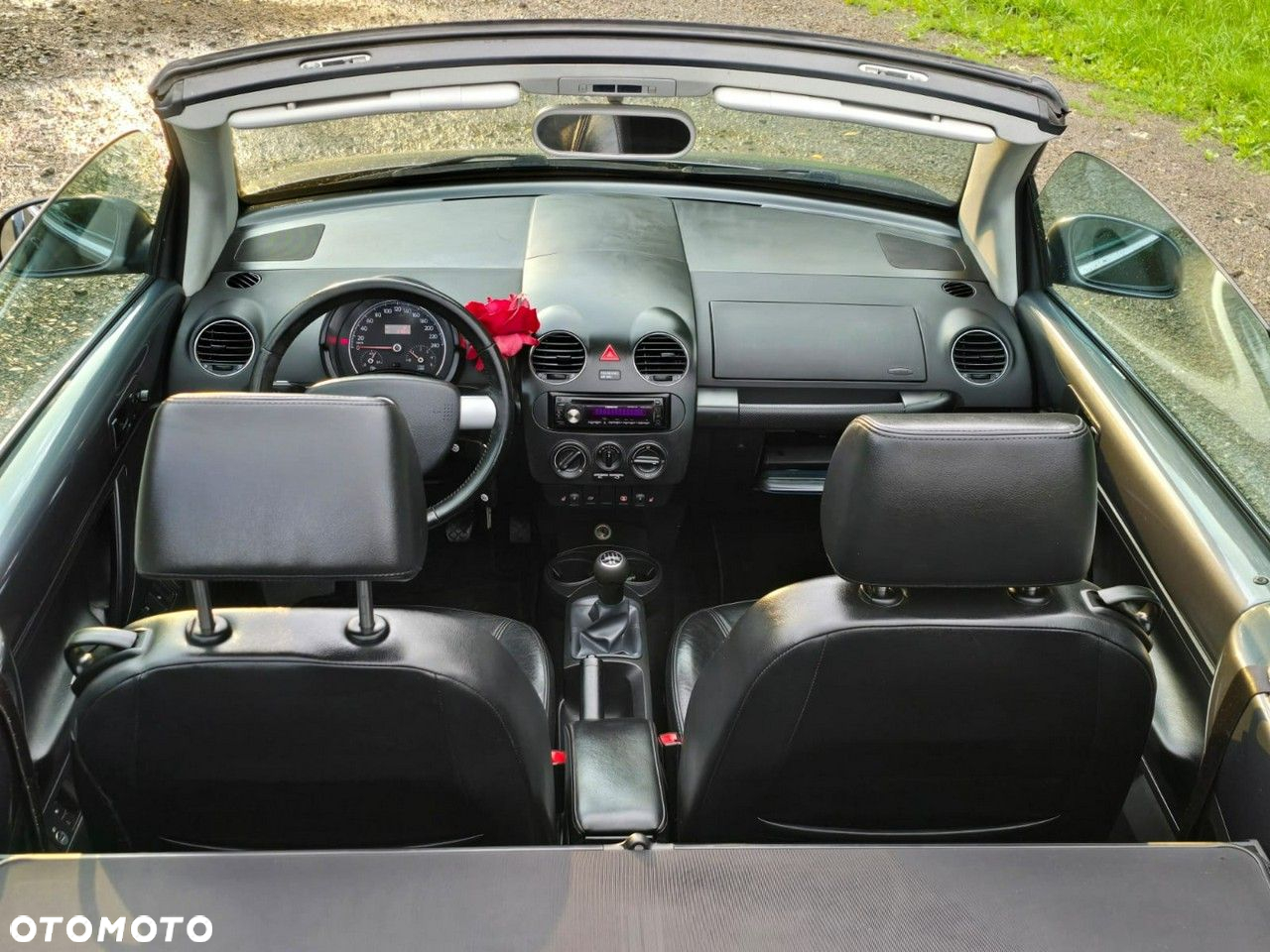 Volkswagen New Beetle - 9