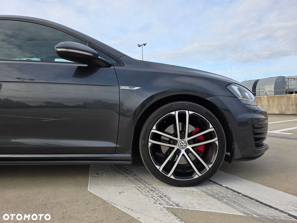 Volkswagen Golf 2.0 TDI BMT GTD - 21