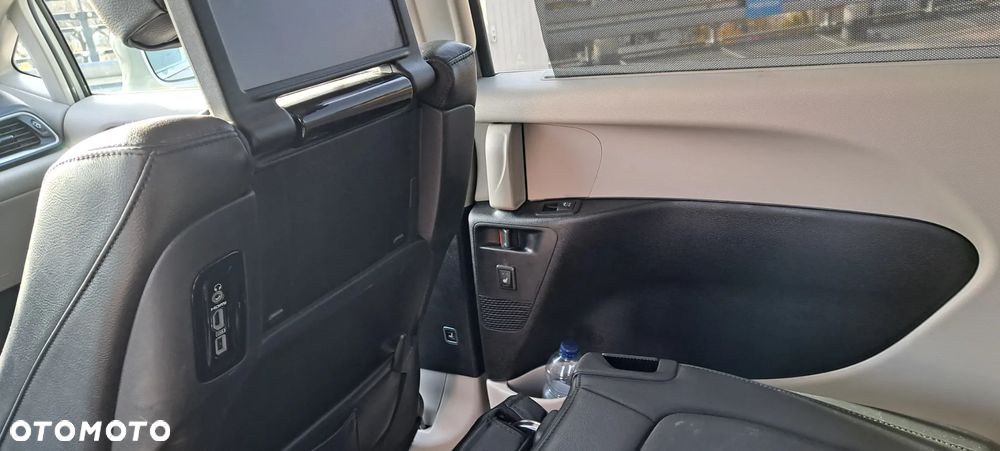 Chrysler Pacifica - 25