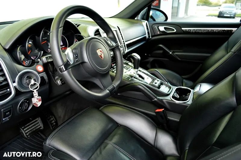Porsche Cayenne - 12
