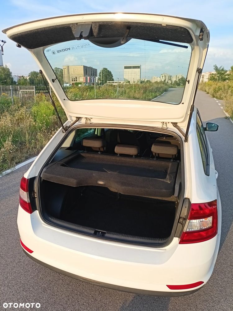 Skoda RAPID Spb 1.6 TDI DPF Ambition - 12
