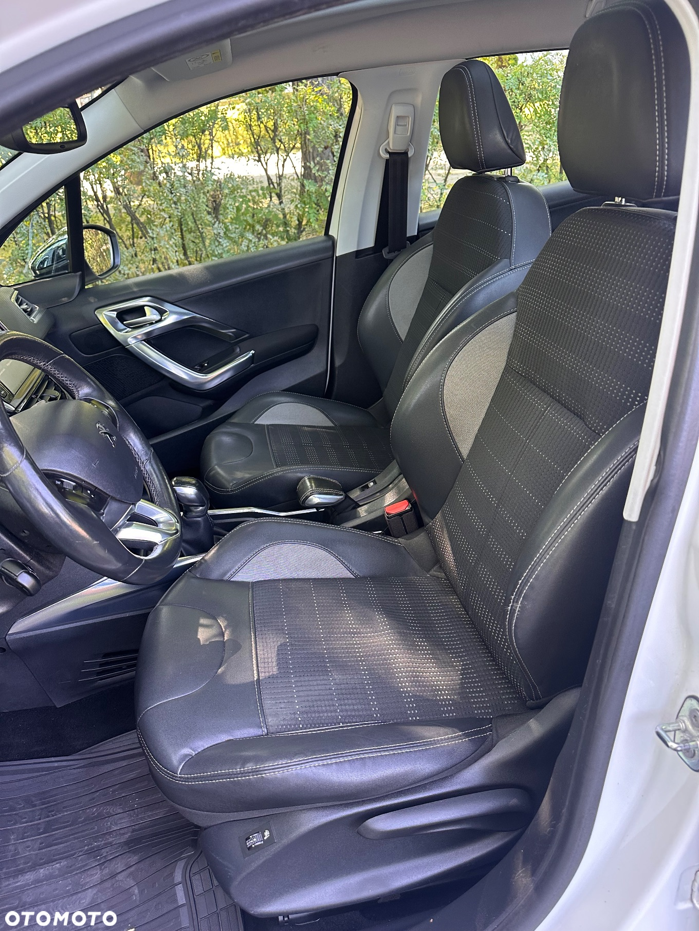 Peugeot 2008 e-HDi FAP 92 STOP & START Style - 32