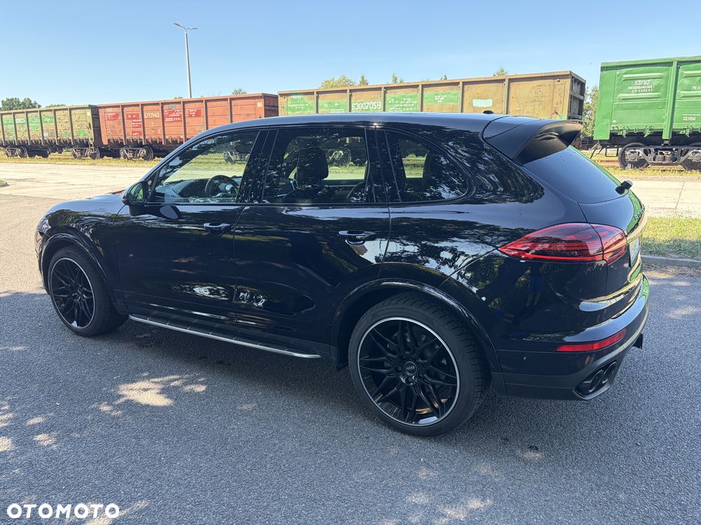 Porsche Cayenne Platinum Edition - 4