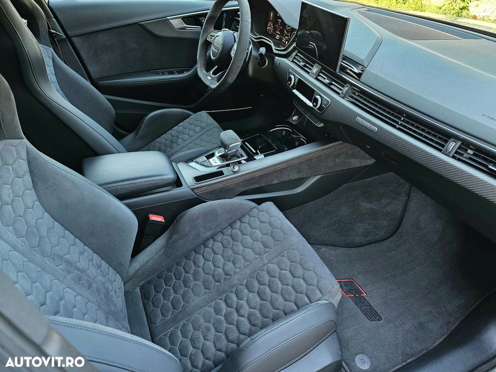 Audi RS4 Avant - 5