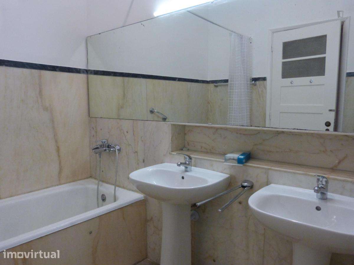 Quarto - localizado em Saldanha Lisbon - Grande imagem: 3/17
