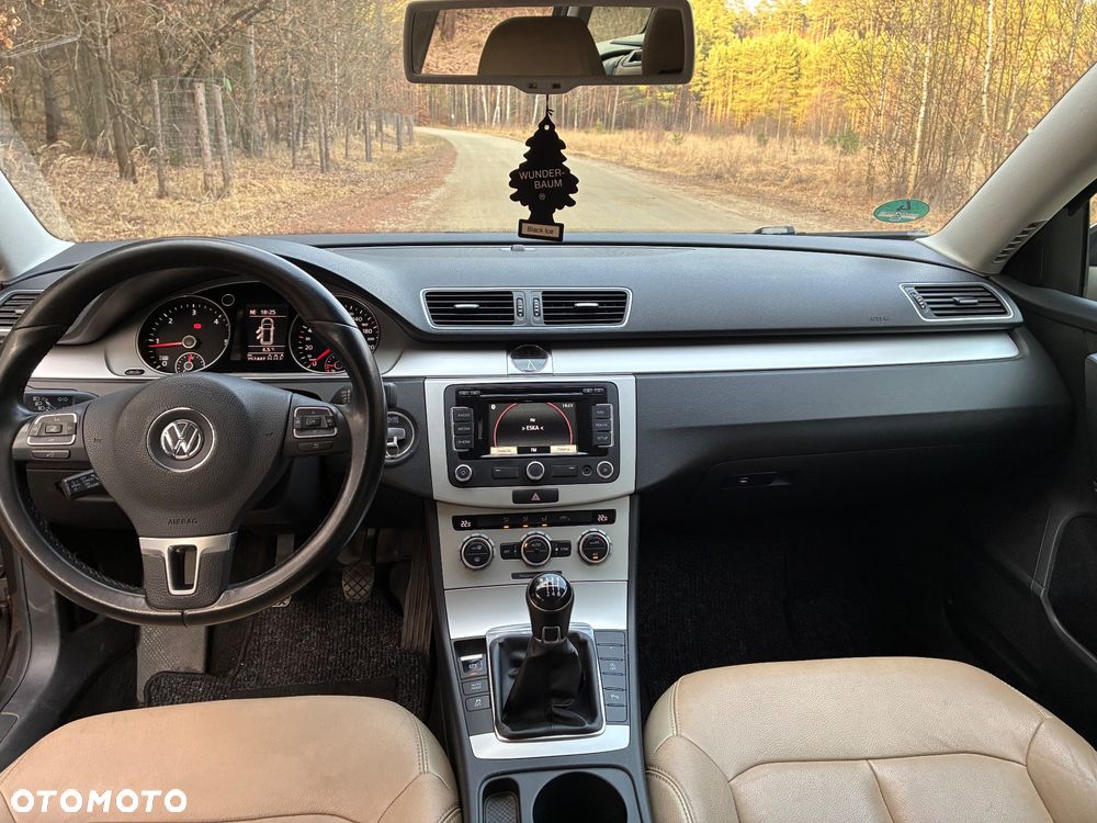 Volkswagen Passat 1.6 TDI BlueMotion - 9