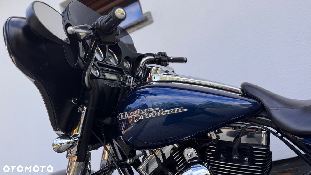 Harley-Davidson Touring Street Glide - 24