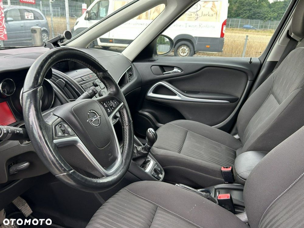 Opel Zafira - 9