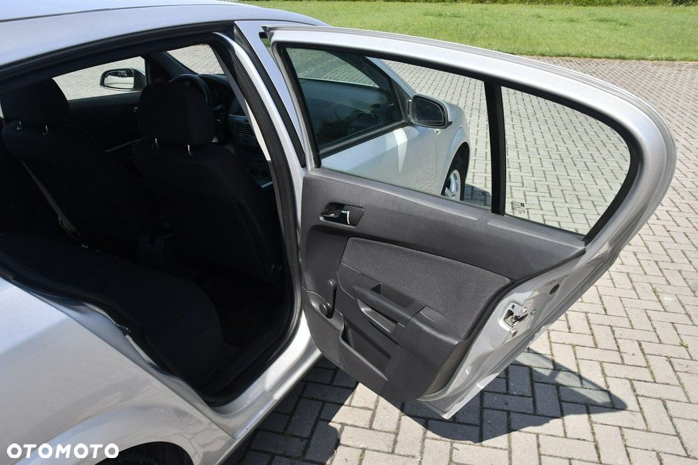 Opel Astra - 22