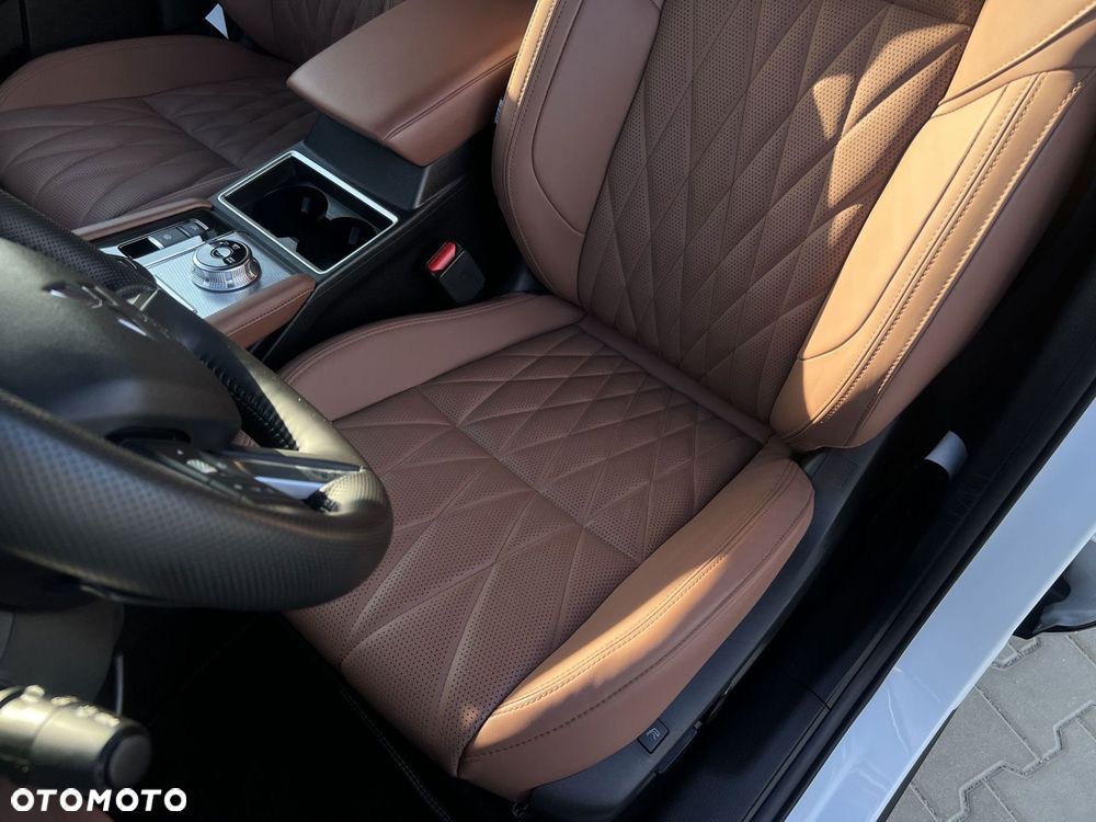 Mitsubishi Outlander - 13