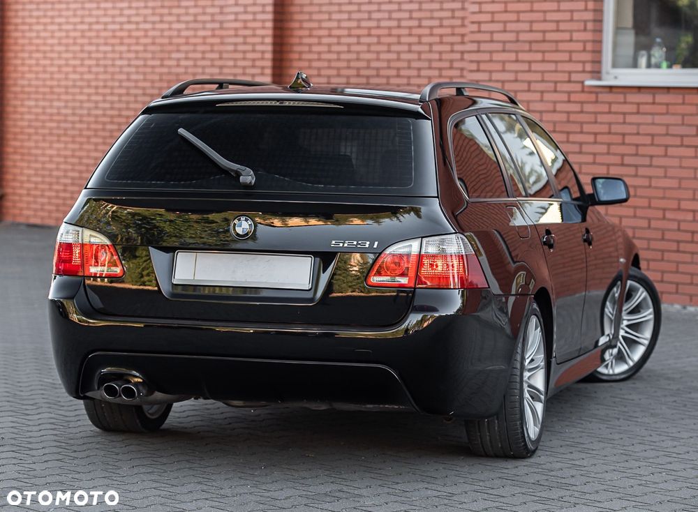 BMW Seria 5 523i - 14
