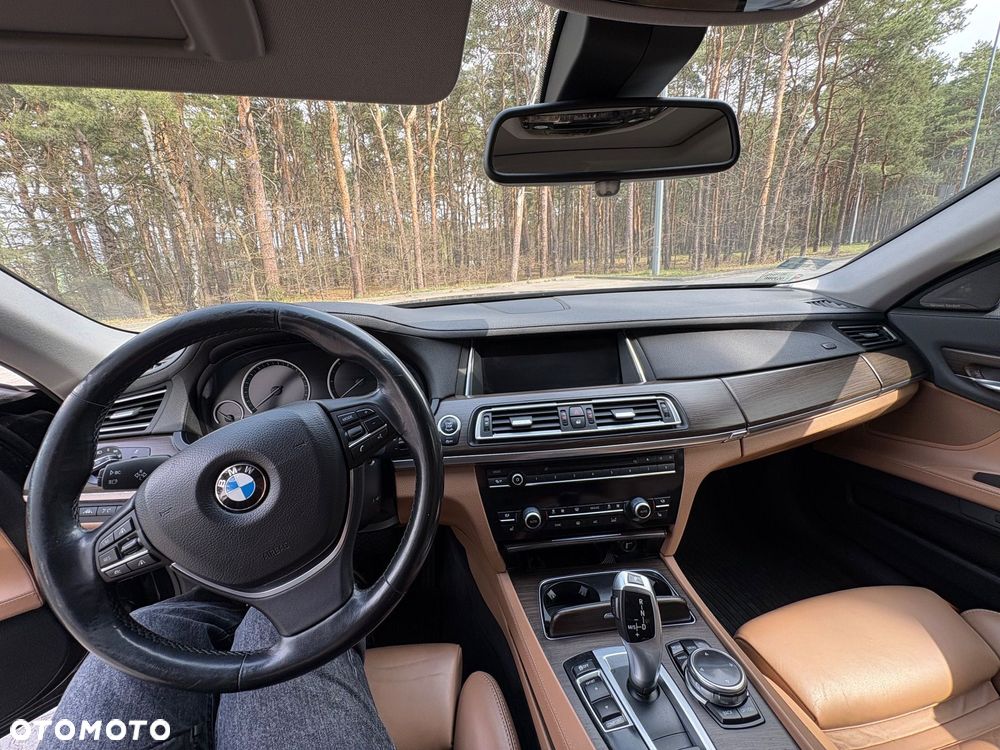 BMW Seria 7 740d xDrive - 11