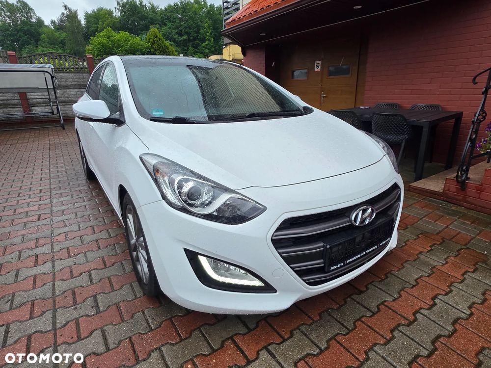 Hyundai i30 blue 1.6 CRDi Passion - 1