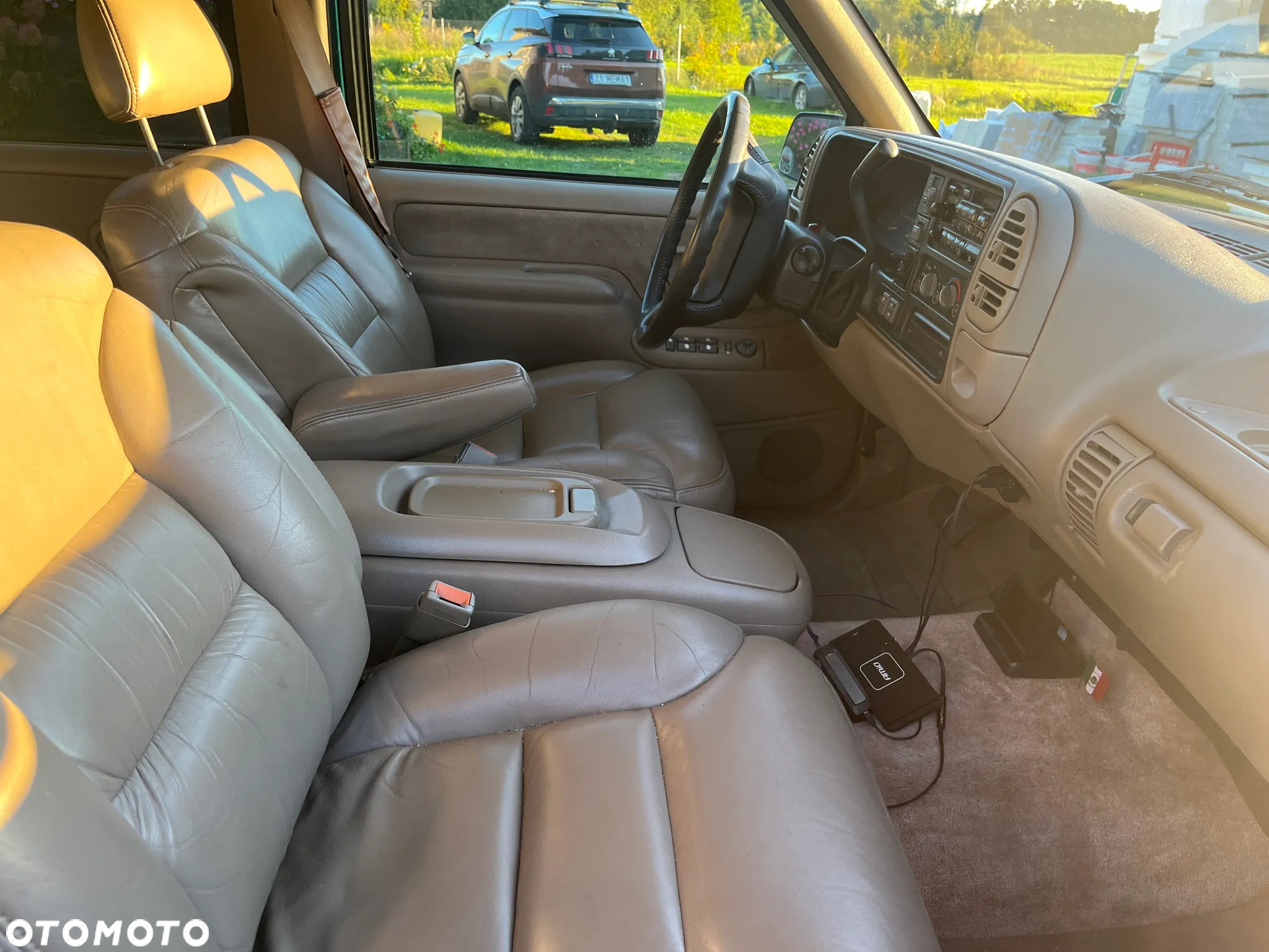 Chevrolet Suburban - 24