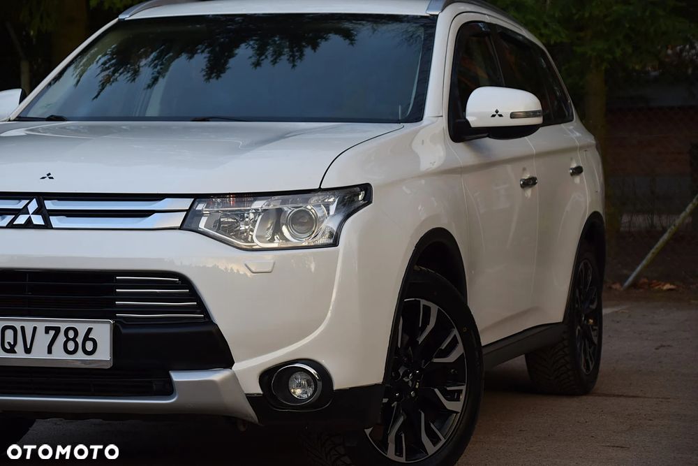 Mitsubishi Outlander 2.2 DI-D 4WD Automatik Diamant Edition+ - 10