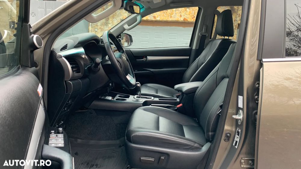 Toyota Hilux 2.8D 204CP 4x4 Double Cab AT Executive Color Edition - 12