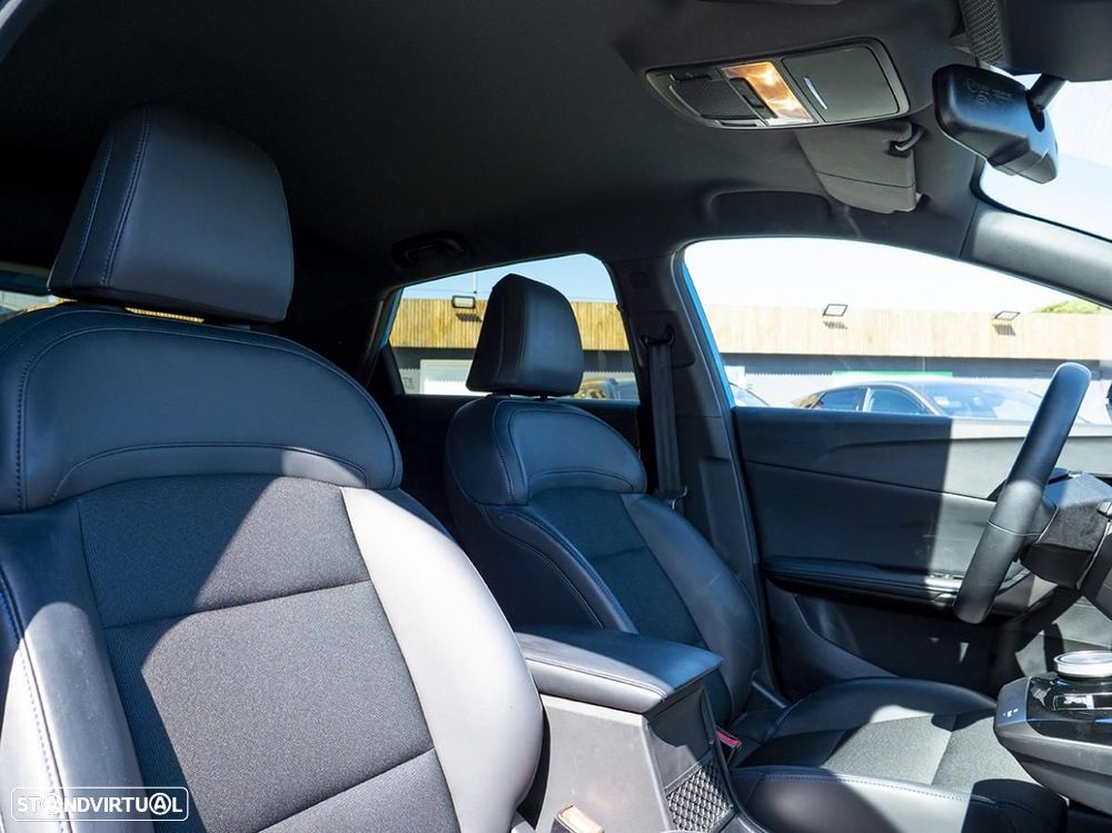 MG MG4 64 kWh Luxury - 19