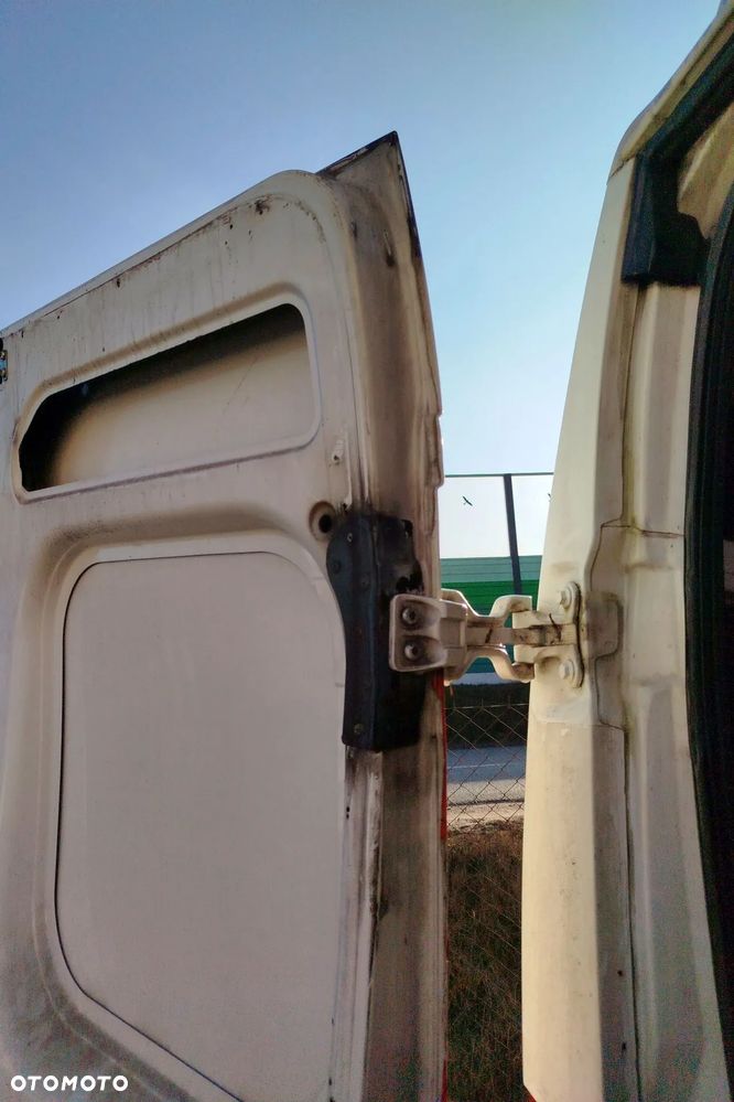 Ducato III i lift Boxer Jumper II 06-22r movano -25 H2  drzwi tył tylne BIAŁE lewe i prawe komplet z foto skrzydełka całe dość ładne - 10