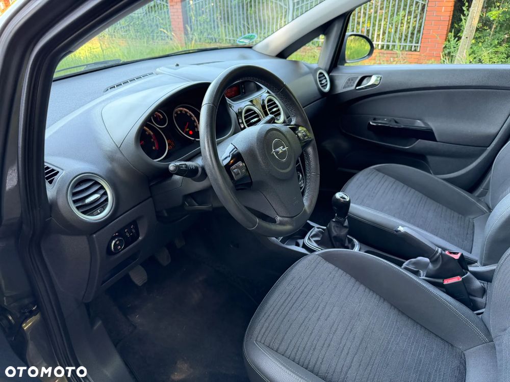 Opel Corsa 1.2 16V Cosmo - 15