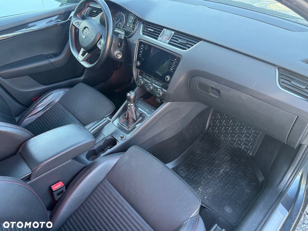 Skoda Octavia 2.0 TDI RS - 24