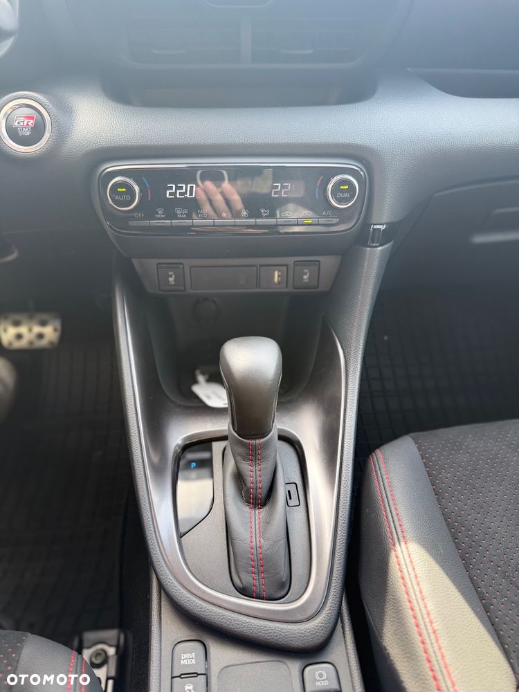 Toyota Yaris 1.5 VVT-i GR SPORT - 15