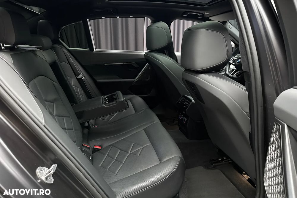 BMW 5 Series 2023 — imagine 37