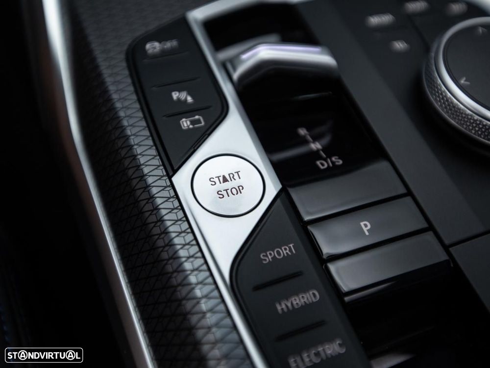 BMW 320 e Pack Desportivo M Auto - 28