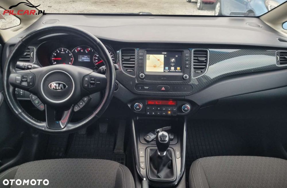 Kia Carens - 11