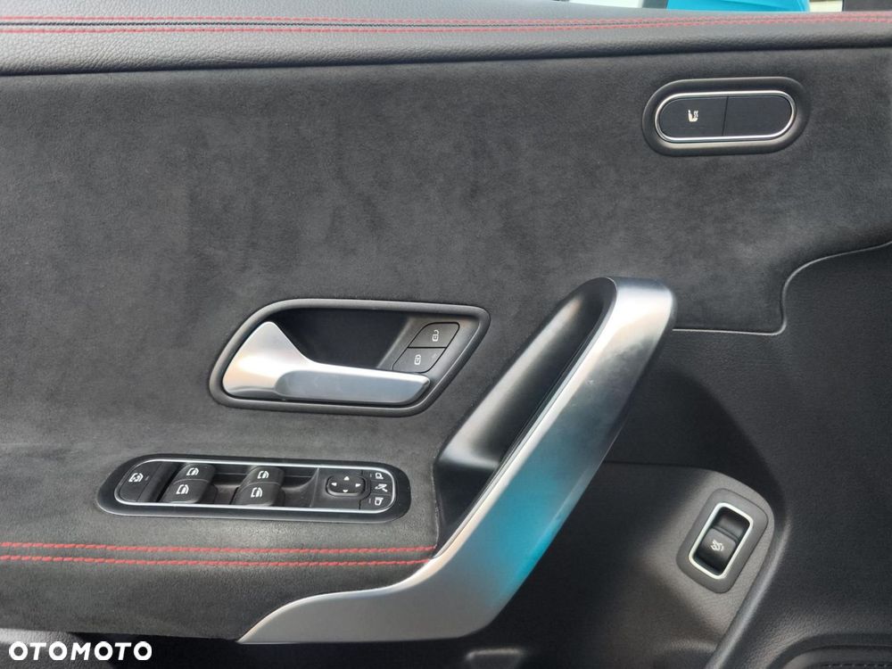 Mercedes-Benz CLA - 14