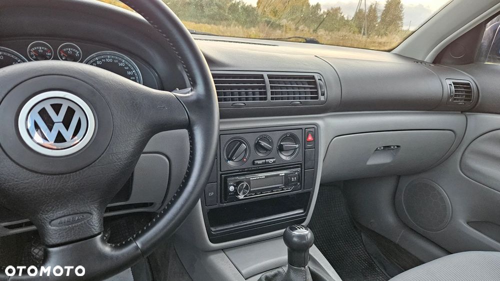 Volkswagen Passat 1.8T Basis - 7