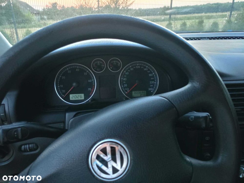 Volkswagen Passat - 3
