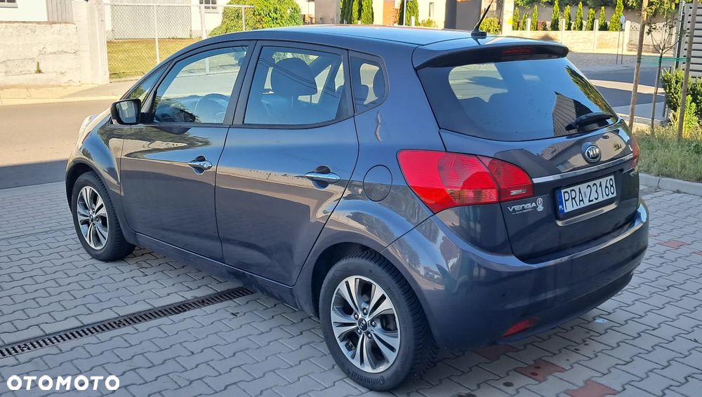 Kia Venga 1.6 CRDi 128 UEFA EURO 2016 - 4