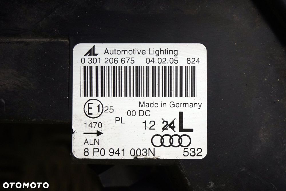 LAMPA PRZEDNIA PRAWA A3 8P 8P0941003N XENON AUDI 2003-2008 - 8