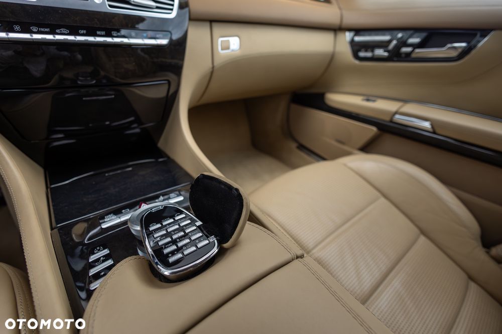 Mercedes-Benz CL 63 AMG 7G-TRONIC - 32