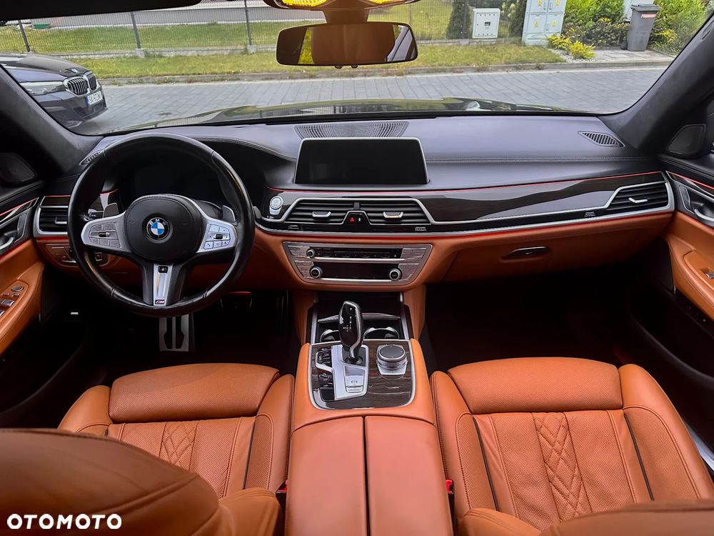 BMW Seria 7 740d xDrive mHEV - 17
