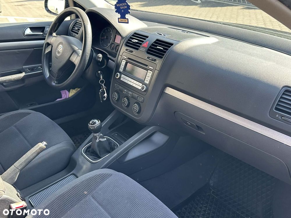 Volkswagen Jetta - 6