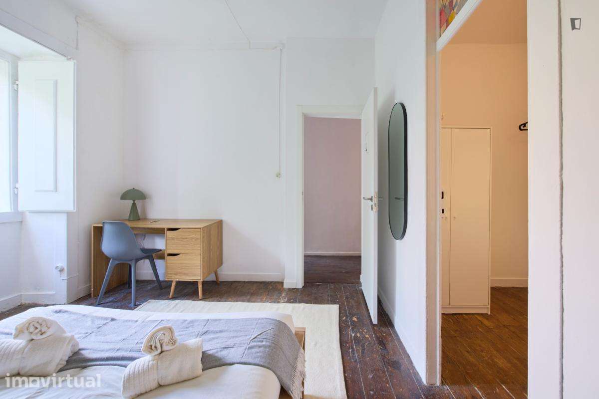 Quarto - localizado em São Bento Lisbon - Grande imagem: 5/29